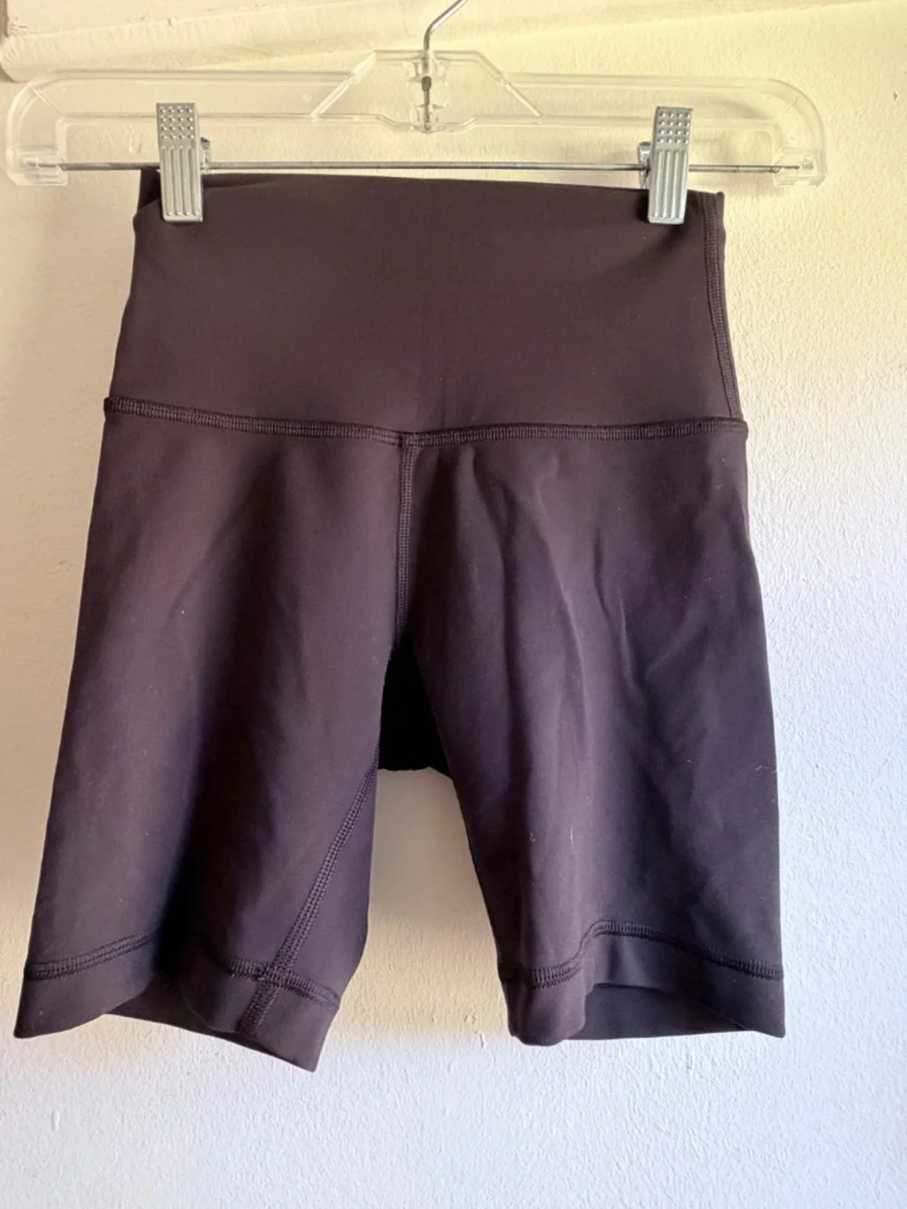 Lululemon Wunder Train High-Rise Short 6" Black, size 2 - Picture 4 of 7
